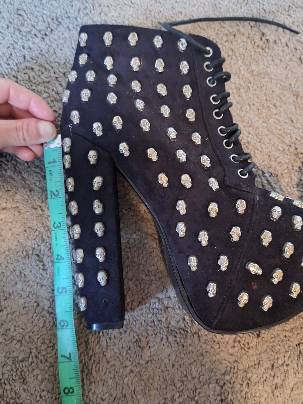 Womens Black Studded Skull Lace-Up Platform Booties 6 Inch Heel Sz 7 - Picture 6 of 9